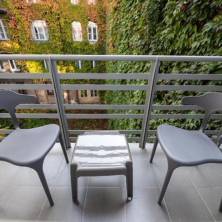 לבוב Levia Apartment-With 2 Bedrooms In The Old Town מראה חיצוני תמונה