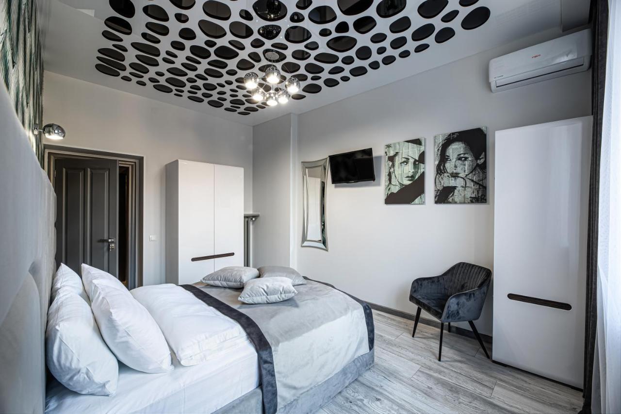 לבוב Levia Apartment-With 2 Bedrooms In The Old Town מראה חיצוני תמונה